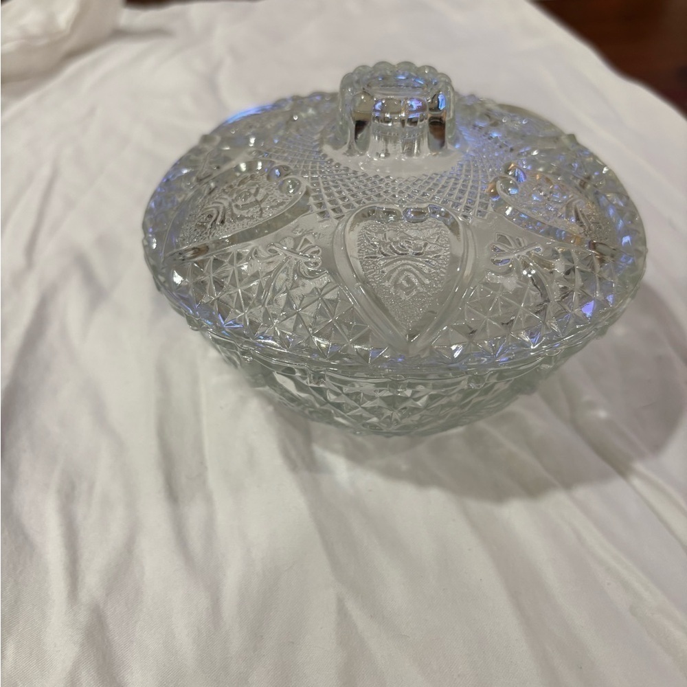 Antique Manganese Glass Candy Dish With Lid Clear Heart With Ribbons Pattern KIG - Picture 6 of 6